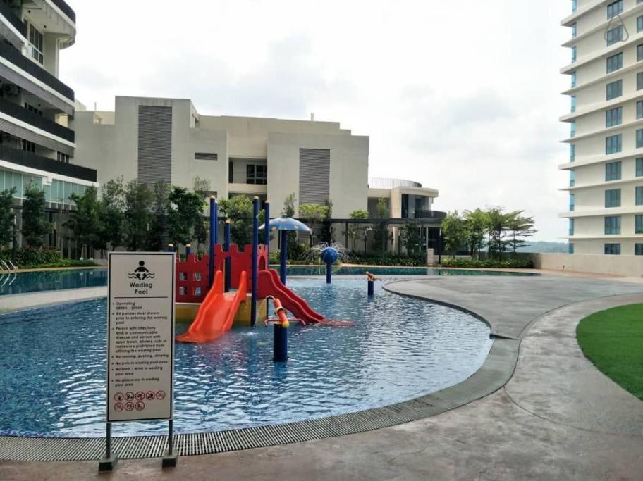 Cozy, High-Floor 2Br Apt Near Legoland Apartment Nusajaya  Exterior photo